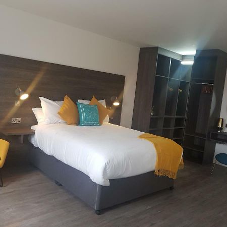 Base Dingle Hotel Bagian luar foto