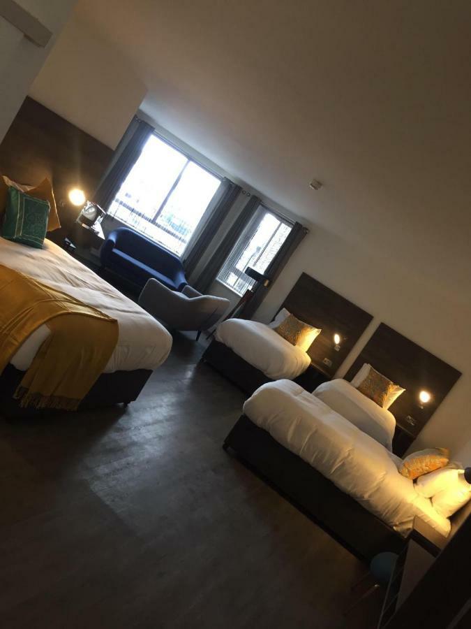 Base Dingle Hotel Bagian luar foto