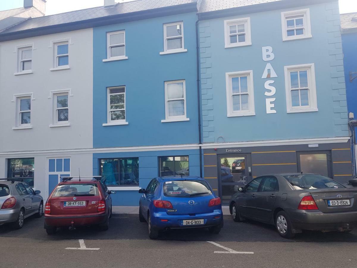 Base Dingle Hotel Bagian luar foto