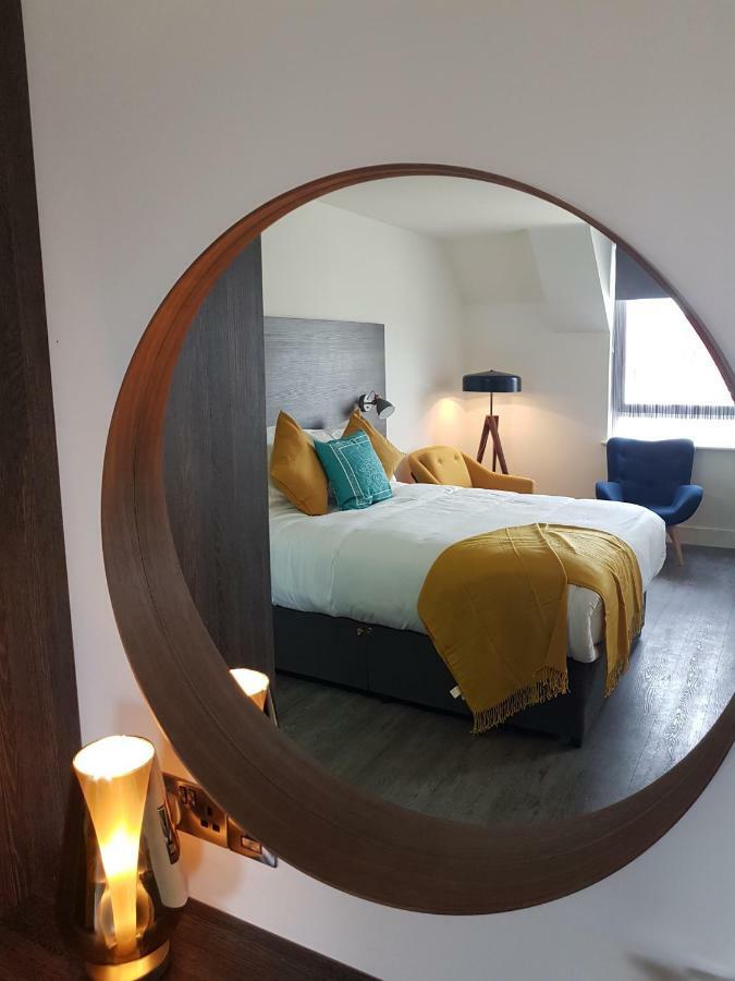 Base Dingle Hotel Bagian luar foto